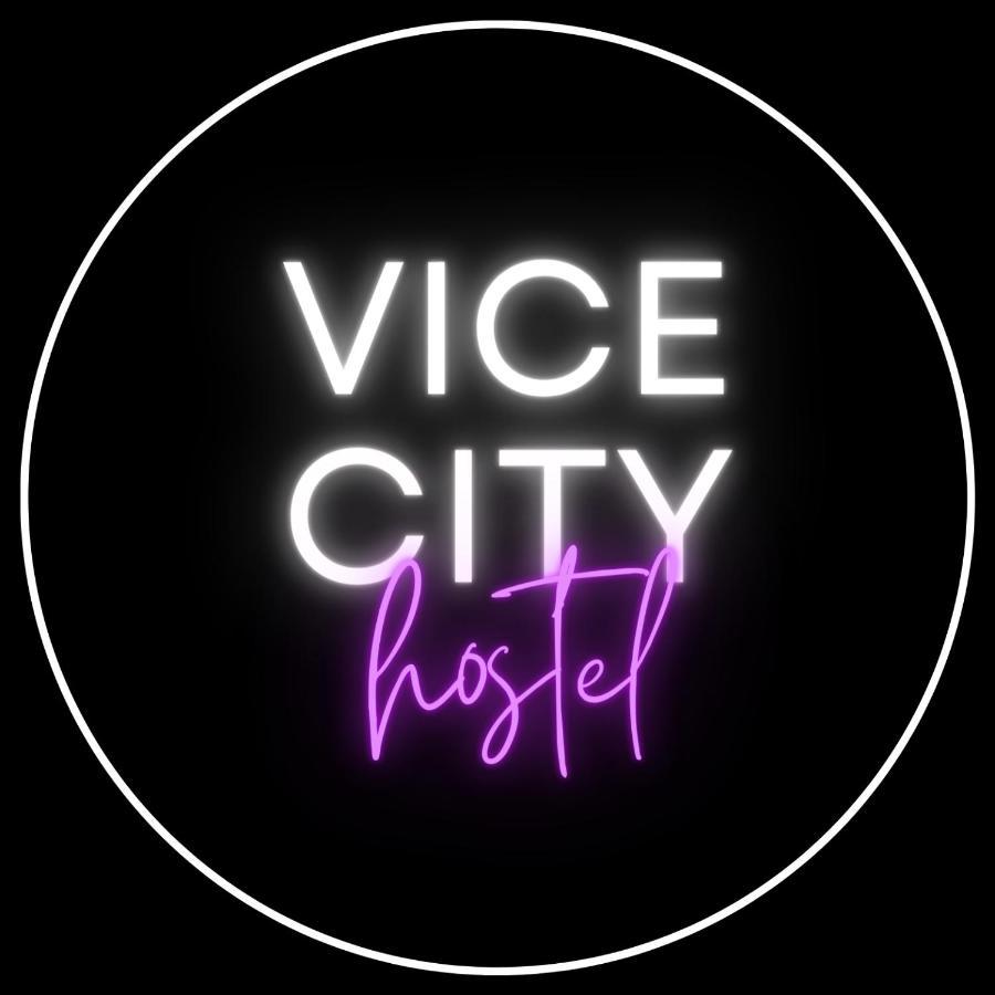 Vice City Hostel Wrocław Buitenkant foto
