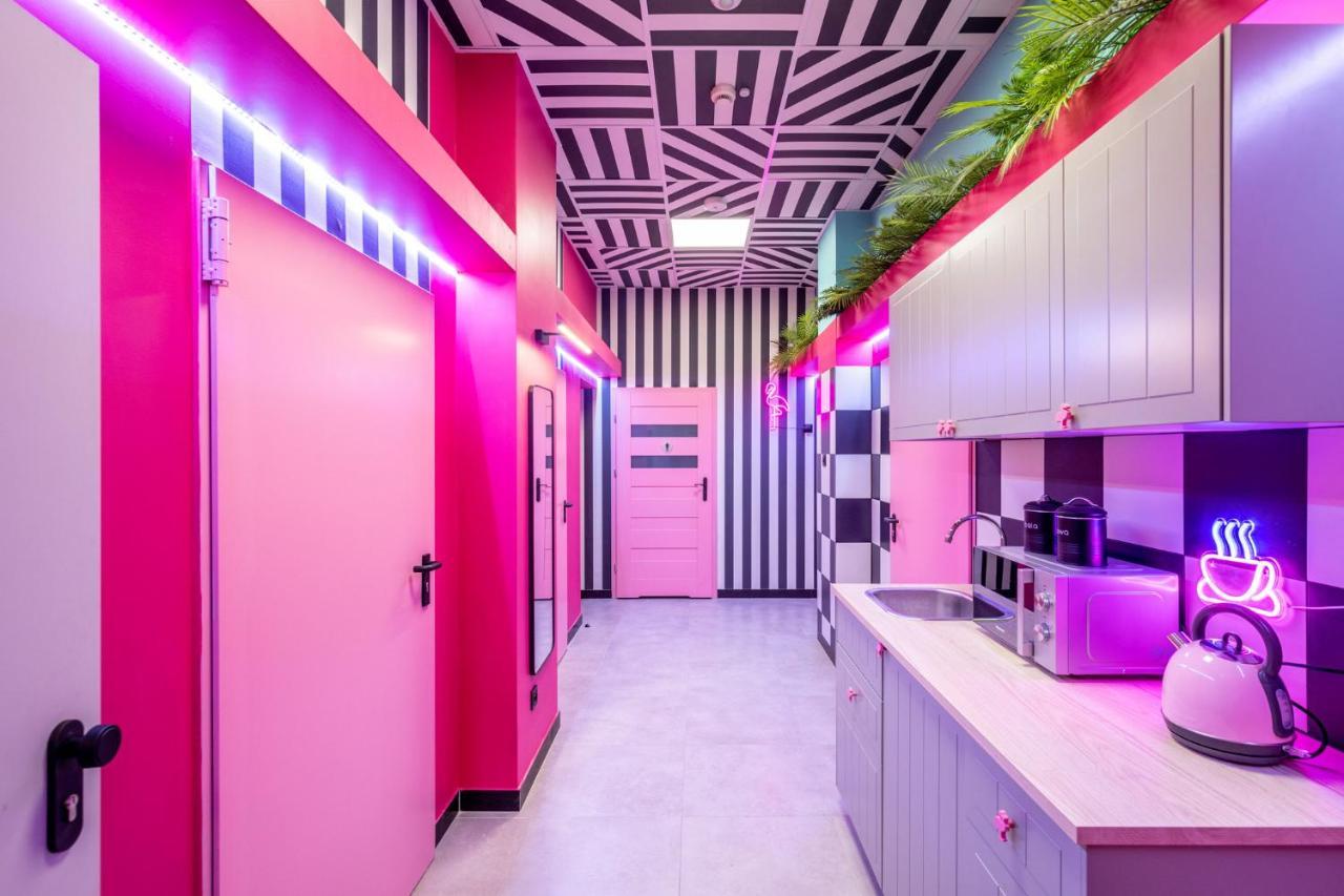 Vice City Hostel Wrocław Buitenkant foto