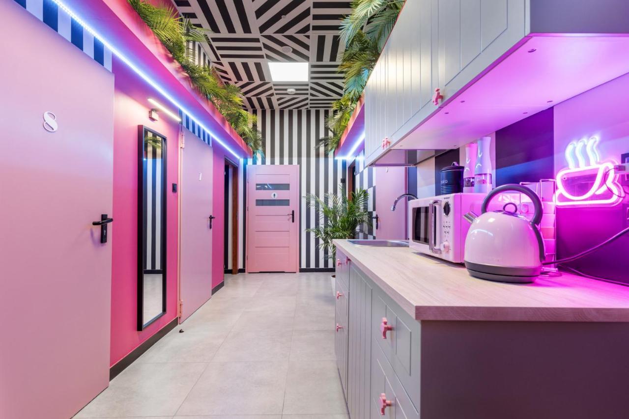 Vice City Hostel Wrocław Buitenkant foto