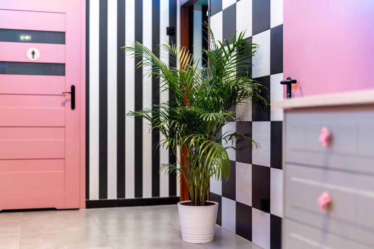 Vice City Hostel Wrocław Buitenkant foto