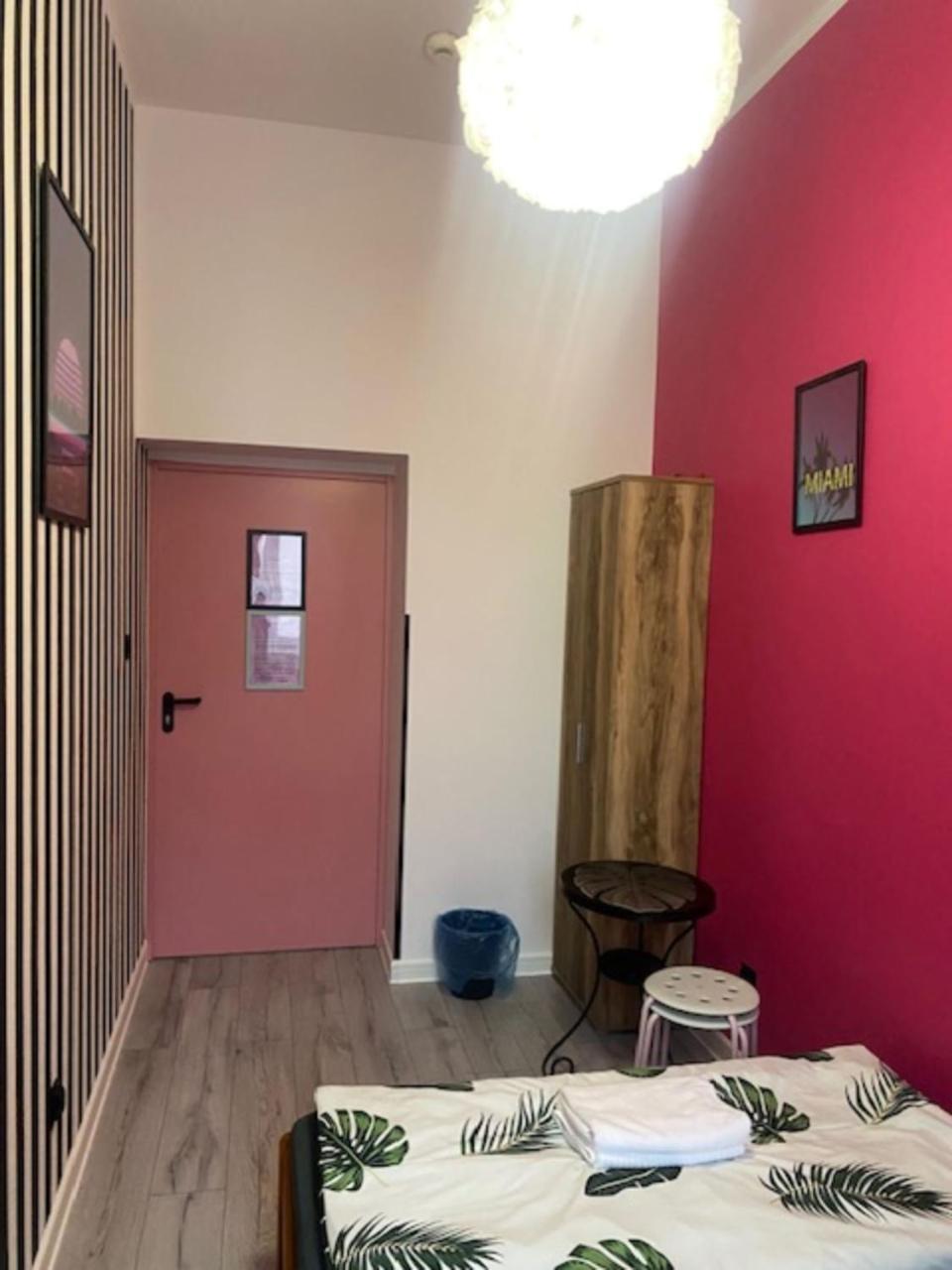 Vice City Hostel Wrocław Buitenkant foto